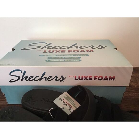 Skechers Women's 8 Pier Lite Luxe Foam- Fading Sun Wedge Sandal BLACK - Picture 2 of 7